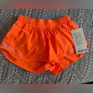 Lululemon Hotty Hot Short II *2.5" Highlight Orange NWT size 4